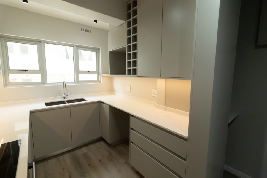 3 Bedroom Property for Sale in Sea Point Western Cape